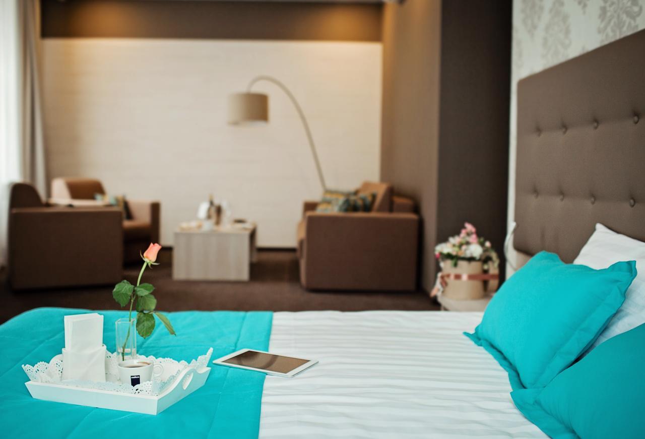 Hotel Versailles Lutsʼk Exterior foto